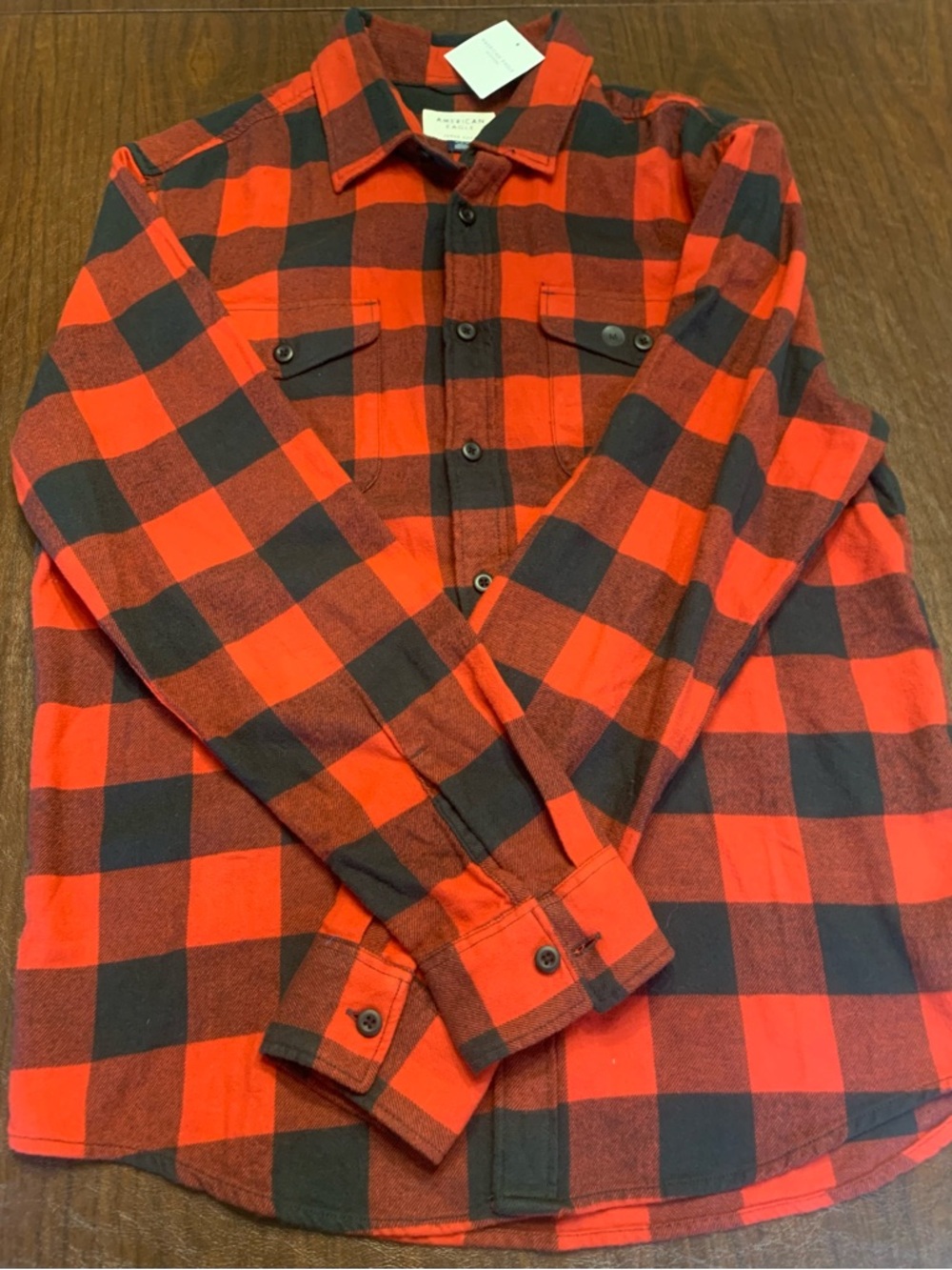 American Eagle Outfitters Red & Black Buffalo Plaid Button-Down Shirt NWT Size M